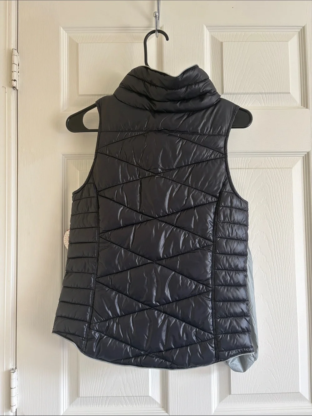 SO Authentic American Heritage Packable Puffer Vest w/ Umbrella Pouch